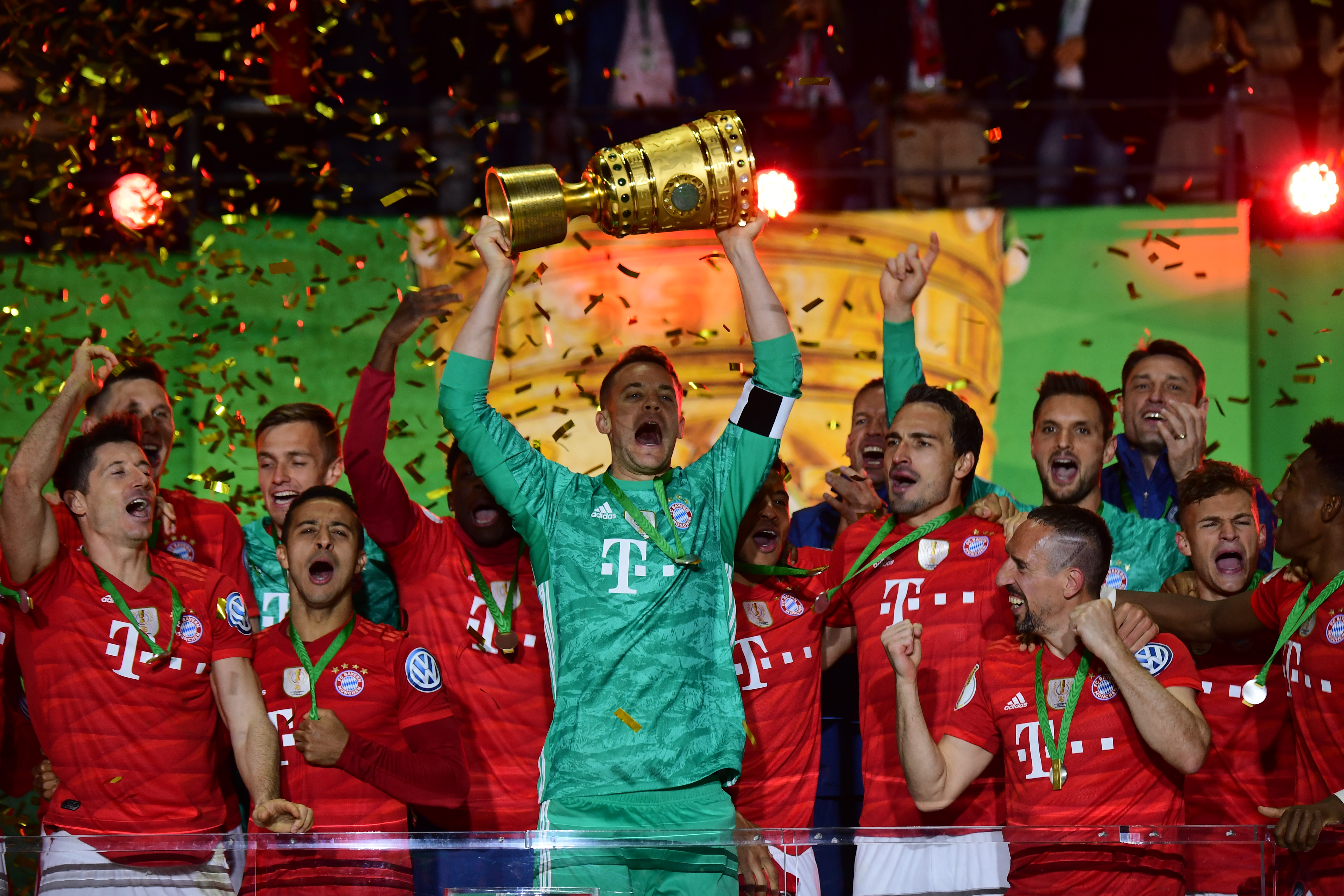 绿帽哥：皇马董事会今晨7点召见阿隆索，紧急召开危机会议（皇马董事会今晨7点约见阿隆索，紧急商讨危机对策）