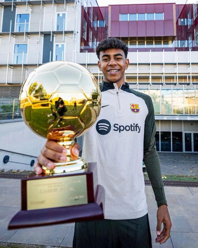 詹：我在第二个失球中的判断完全错误；进球后就丢球不该发生（詹：第二个丢球我的判断全错；刚破门就失守不应出现）