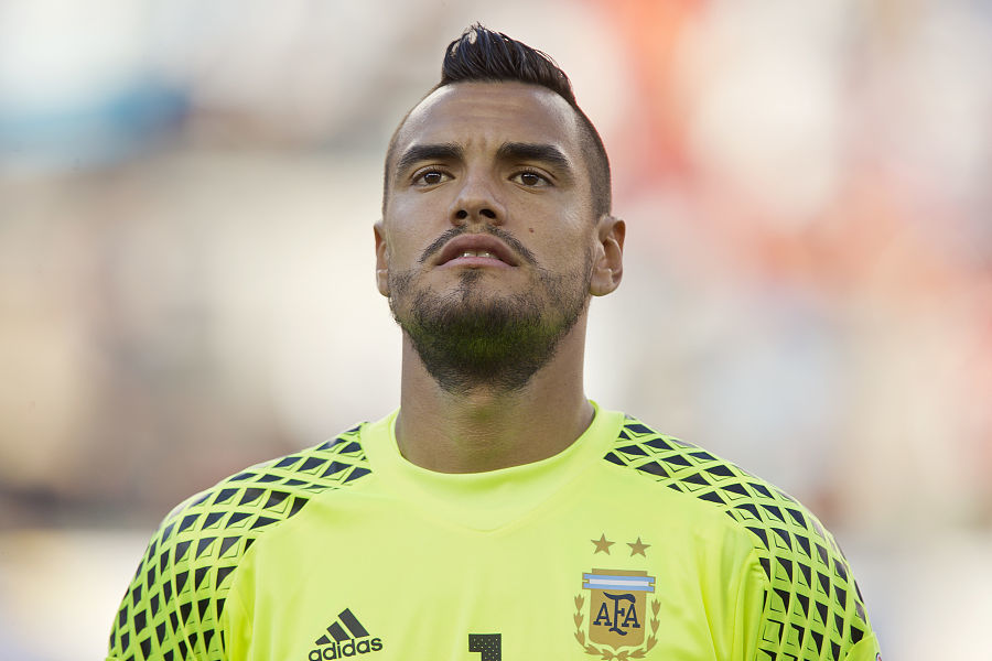 国安客战亚泰：三外援PK四外援；塞鸟战旧主，江文豪首发（国安客场挑战亚泰：三外援硬碰四外援，塞鸟反戈旧主，江文豪先发）