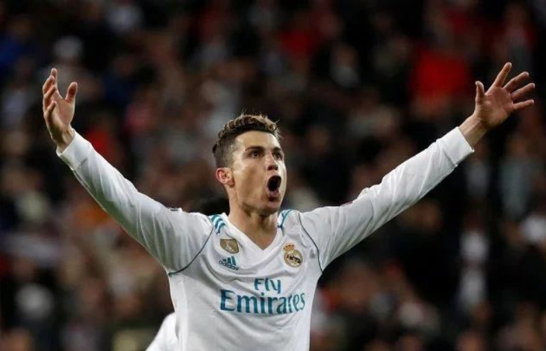 天妒英才，国米旧将范赫斯登转投西协甲后生涯第三度遭遇ACL受伤（再遭重创！前国米中卫范赫斯登转投西协甲后生涯第3次前十字韧带重伤）