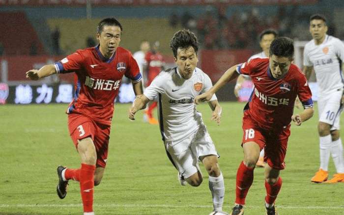 中超：上海海港主场4-1击败深圳队（中超联赛：上海海港主场4比1力克深圳队）